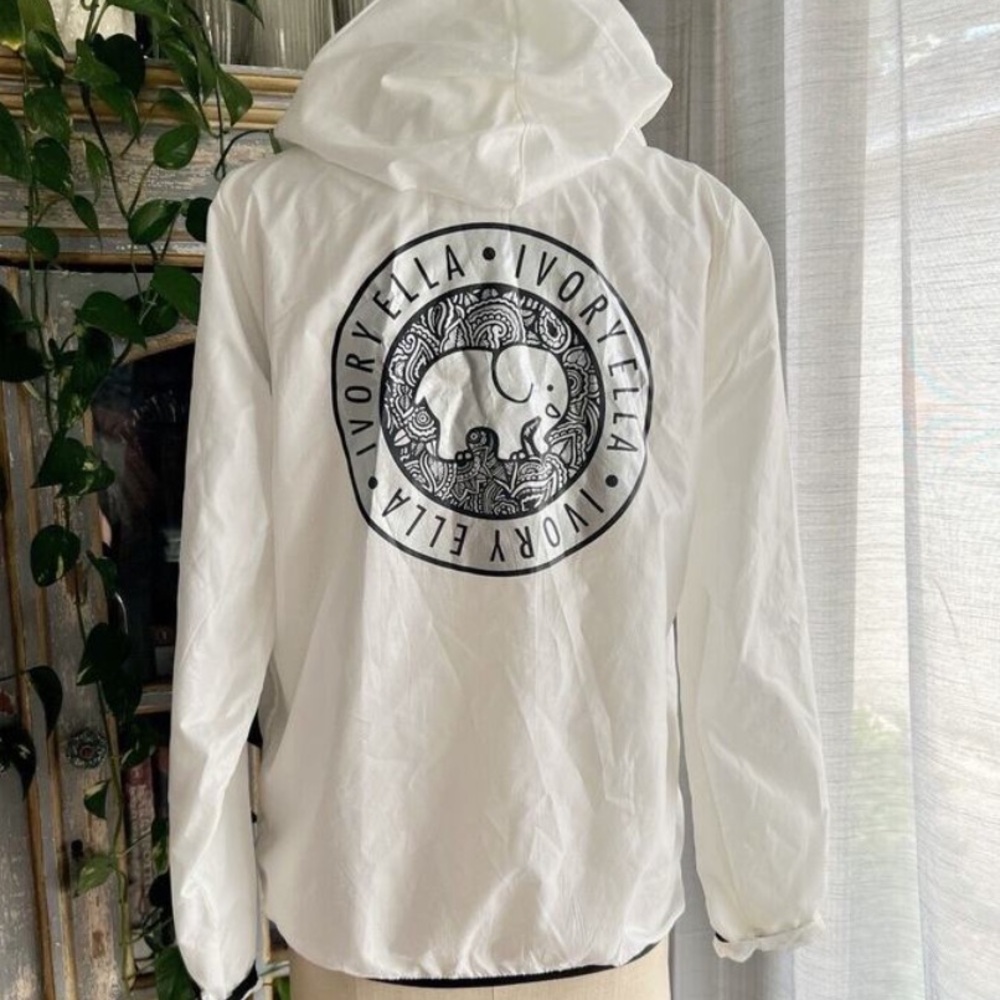 Ivory Ella Lightweight Windbreaker Jacket Hoodie Full Zip White & Silver Medium